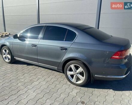 Фольксваген Пассат 2013 в Белой Церкве на Automoto.ua Серый Фольксваген Пассат, объемом двигателя 1.97 л и пробегом 230 тыс. км за 14600 $, фото 2 на Automoto.ua