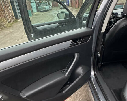 Серый Фольксваген Пассат, объемом двигателя 2.5 л и пробегом 276 тыс. км за 7999 $, фото 10 на Automoto.ua