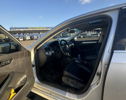 Серый Фольксваген Пассат, объемом двигателя 2.5 л и пробегом 216 тыс. км за 9800 $, фото 14 на Automoto.ua