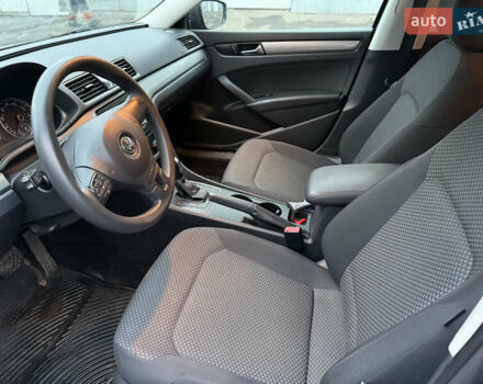 Серый Фольксваген Пассат, объемом двигателя 2.48 л и пробегом 250 тыс. км за 9499 $, фото 6 на Automoto.ua