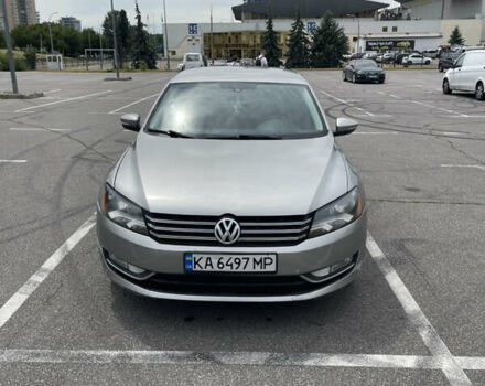 Сірий Фольксваген Пассат, об'ємом двигуна 2.5 л та пробігом 196 тис. км за 10500 $, фото 2 на Automoto.ua