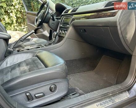 Серый Фольксваген Пассат, объемом двигателя 1.97 л и пробегом 247 тыс. км за 11600 $, фото 17 на Automoto.ua