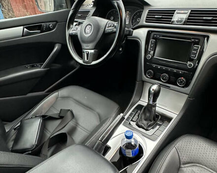 Серый Фольксваген Пассат, объемом двигателя 2.5 л и пробегом 276 тыс. км за 7999 $, фото 4 на Automoto.ua