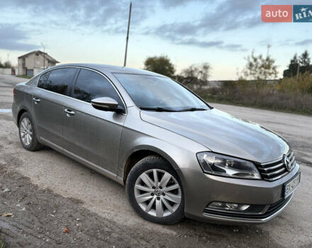 Фольксваген Пассат 2013 в Каменце-Подольском на Automoto.ua Серый Фольксваген Пассат, объемом двигателя 1.6 л и пробегом 270 тыс. км за 10500 $, фото 29 на Automoto.ua