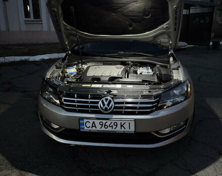 Серый Фольксваген Пассат, объемом двигателя 1.97 л и пробегом 291 тыс. км за 13000 $, фото 9 на Automoto.ua