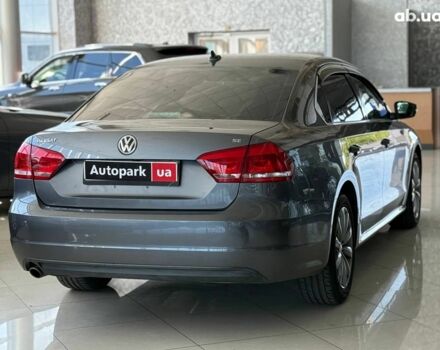 Серый Фольксваген Пассат, объемом двигателя 2.5 л и пробегом 217 тыс. км за 10640 $, фото 6 на Automoto.ua