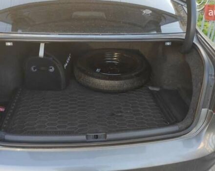 Серый Фольксваген Пассат, объемом двигателя 2.5 л и пробегом 170 тыс. км за 10600 $, фото 2 на Automoto.ua