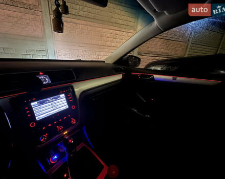 Серый Фольксваген Пассат, объемом двигателя 2.5 л и пробегом 216 тыс. км за 9800 $, фото 18 на Automoto.ua