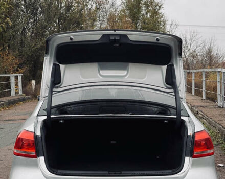 Фольксваген Пассат 2013 у Прилуках на Automoto.ua Сірий Фольксваген Пассат, об'ємом двигуна 2 л та пробігом 178 тис. км за 12500 $, фото 19 на Automoto.ua