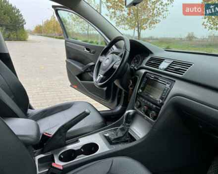 Сірий Фольксваген Пассат, об'ємом двигуна 2.5 л та пробігом 210 тис. км за 9700 $, фото 9 на Automoto.ua