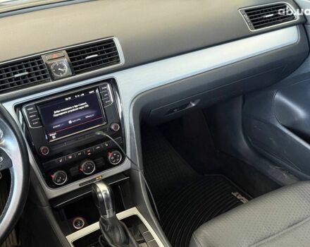 Серый Фольксваген Пассат, объемом двигателя 2.5 л и пробегом 217 тыс. км за 10640 $, фото 18 на Automoto.ua