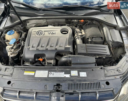 Серый Фольксваген Пассат, объемом двигателя 2 л и пробегом 229 тыс. км за 11800 $, фото 13 на Automoto.ua