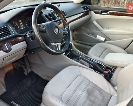 Серый Фольксваген Пассат, объемом двигателя 2.5 л и пробегом 207 тыс. км за 12500 $, фото 8 на Automoto.ua