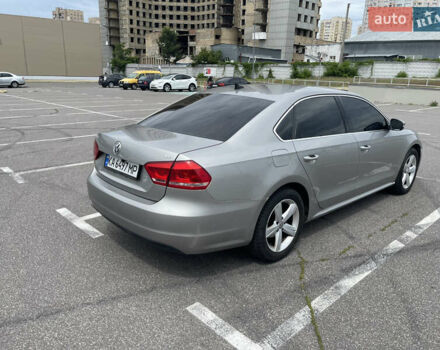 Сірий Фольксваген Пассат, об'ємом двигуна 2.5 л та пробігом 196 тис. км за 10500 $, фото 8 на Automoto.ua