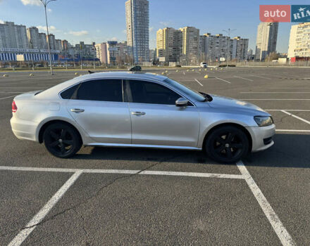 Серый Фольксваген Пассат, объемом двигателя 2.5 л и пробегом 216 тыс. км за 9800 $, фото 1 на Automoto.ua