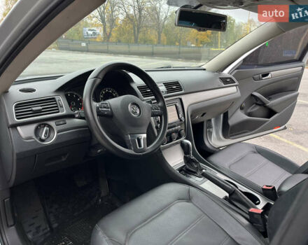 Серый Фольксваген Пассат, объемом двигателя 2.5 л и пробегом 230 тыс. км за 8700 $, фото 22 на Automoto.ua