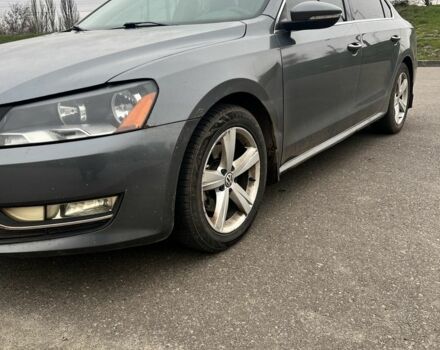 Серый Фольксваген Пассат, объемом двигателя 1.8 л и пробегом 250 тыс. км за 7800 $, фото 1 на Automoto.ua