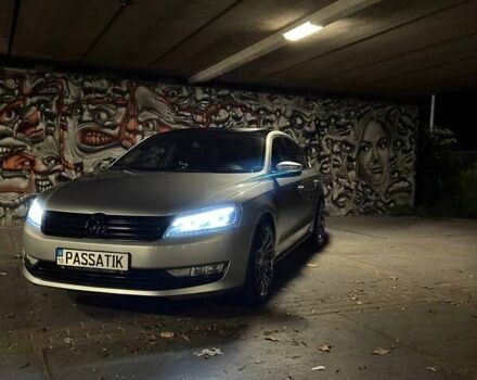 Серый Фольксваген Пассат, объемом двигателя 2.5 л и пробегом 219 тыс. км за 12000 $, фото 2 на Automoto.ua