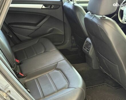 Серый Фольксваген Пассат, объемом двигателя 2.5 л и пробегом 217 тыс. км за 10640 $, фото 14 на Automoto.ua