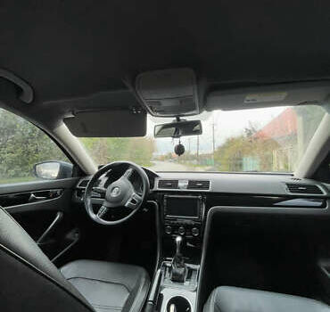 Серый Фольксваген Пассат, объемом двигателя 2.5 л и пробегом 282 тыс. км за 8700 $, фото 3 на Automoto.ua