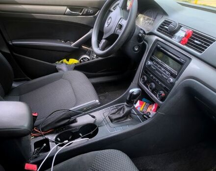 Серый Фольксваген Пассат, объемом двигателя 2.5 л и пробегом 190 тыс. км за 8000 $, фото 4 на Automoto.ua