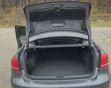 Серый Фольксваген Пассат, объемом двигателя 2.5 л и пробегом 120 тыс. км за 11000 $, фото 9 на Automoto.ua