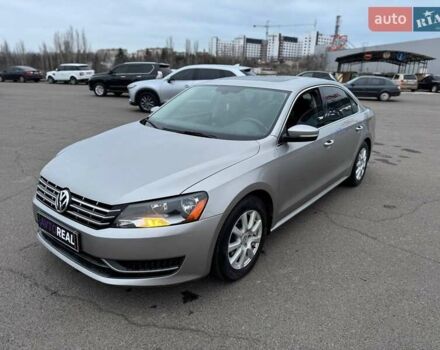 Серый Фольксваген Пассат, объемом двигателя 2.5 л и пробегом 236 тыс. км за 11800 $, фото 11 на Automoto.ua