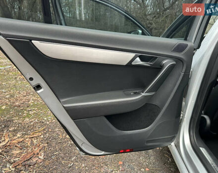 Сірий Фольксваген Пассат, об'ємом двигуна 1.8 л та пробігом 257 тис. км за 8999 $, фото 28 на Automoto.ua