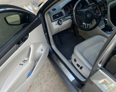 Сірий Фольксваген Пассат, об'ємом двигуна 2.5 л та пробігом 190 тис. км за 11500 $, фото 7 на Automoto.ua