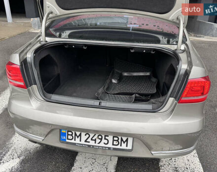 Серый Фольксваген Пассат, объемом двигателя 1.8 л и пробегом 145 тыс. км за 12990 $, фото 2 на Automoto.ua