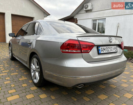 Сірий Фольксваген Пассат, об'ємом двигуна 2 л та пробігом 203 тис. км за 12500 $, фото 4 на Automoto.ua