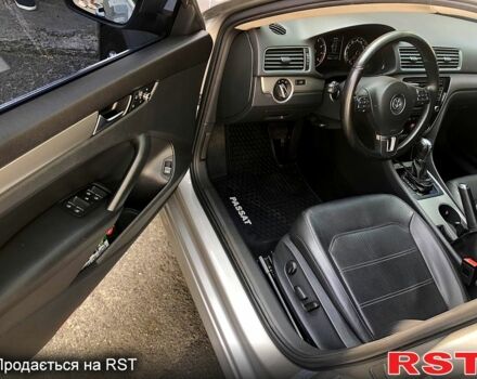 Серый Фольксваген Пассат, объемом двигателя 1.8 л и пробегом 220 тыс. км за 12500 $, фото 5 на Automoto.ua