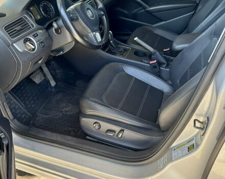 Серый Фольксваген Пассат, объемом двигателя 2.48 л и пробегом 187 тыс. км за 10300 $, фото 7 на Automoto.ua