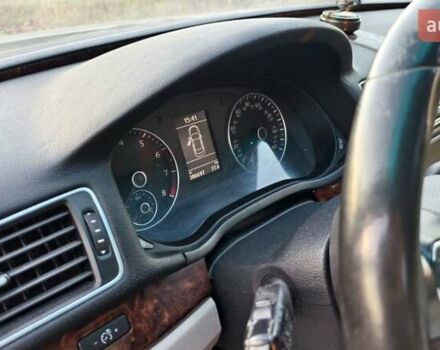 Серый Фольксваген Пассат, объемом двигателя 2.5 л и пробегом 207 тыс. км за 12500 $, фото 9 на Automoto.ua