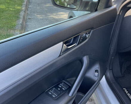 Серый Фольксваген Пассат, объемом двигателя 2.5 л и пробегом 179 тыс. км за 11300 $, фото 12 на Automoto.ua