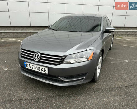 Сірий Фольксваген Пассат, об'ємом двигуна 2.5 л та пробігом 221 тис. км за 9800 $, фото 1 на Automoto.ua