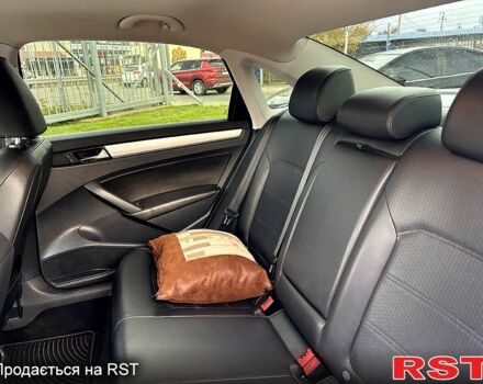 Сірий Фольксваген Пассат, об'ємом двигуна 2.5 л та пробігом 274 тис. км за 10000 $, фото 10 на Automoto.ua