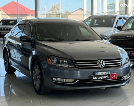 Серый Фольксваген Пассат, объемом двигателя 2.5 л и пробегом 217 тыс. км за 10640 $, фото 2 на Automoto.ua