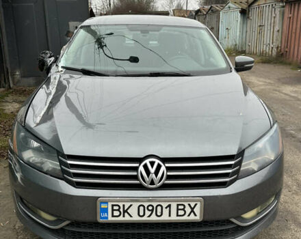 Серый Фольксваген Пассат, объемом двигателя 2.5 л и пробегом 276 тыс. км за 7999 $, фото 1 на Automoto.ua