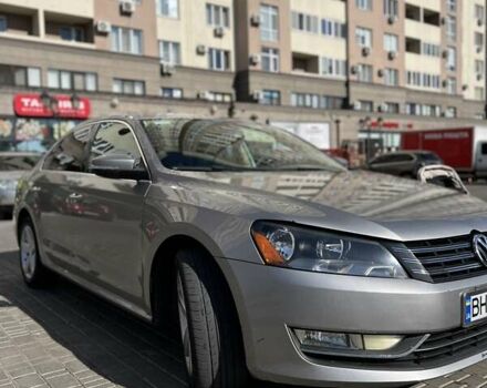 Фольксваген Пассат 2013 в Одессе на Automoto.ua Серый Фольксваген Пассат, объемом двигателя 2.5 л и пробегом 155 тыс. км за 10500 $, фото 1 на Automoto.ua