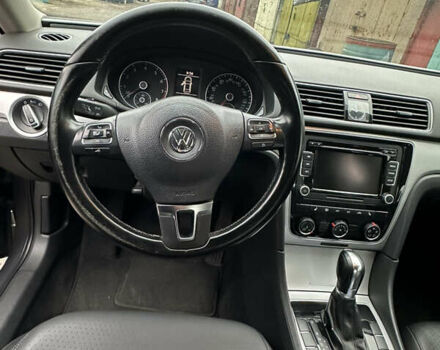 Серый Фольксваген Пассат, объемом двигателя 2.5 л и пробегом 276 тыс. км за 7999 $, фото 7 на Automoto.ua