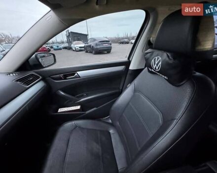 Серый Фольксваген Пассат, объемом двигателя 2.5 л и пробегом 236 тыс. км за 11800 $, фото 32 на Automoto.ua