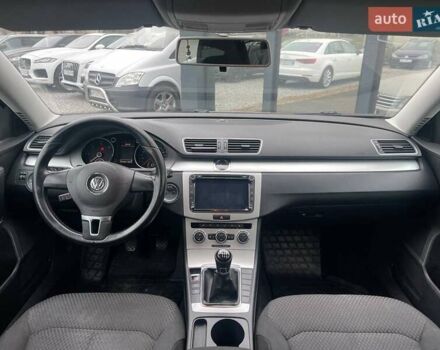 Серый Фольксваген Пассат, объемом двигателя 1.97 л и пробегом 240 тыс. км за 12490 $, фото 12 на Automoto.ua