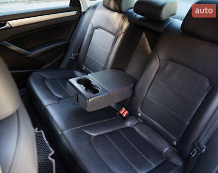 Сірий Фольксваген Пассат, об'ємом двигуна 1.8 л та пробігом 190 тис. км за 10000 $, фото 6 на Automoto.ua