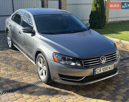 Фольксваген Пассат 2013 в Корсунь-Шевченковском на Automoto.ua Серый Фольксваген Пассат, объемом двигателя 2.5 л и пробегом 156 тыс. км за 10900 $, фото 12 на Automoto.ua