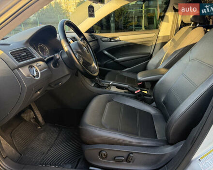 Сірий Фольксваген Пассат, об'ємом двигуна 2.5 л та пробігом 132 тис. км за 8200 $, фото 19 на Automoto.ua