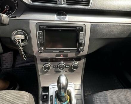 Серый Фольксваген Пассат, объемом двигателя 1.97 л и пробегом 244 тыс. км за 12000 $, фото 22 на Automoto.ua