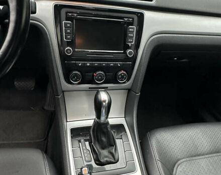 Серый Фольксваген Пассат, объемом двигателя 2.5 л и пробегом 276 тыс. км за 7999 $, фото 9 на Automoto.ua