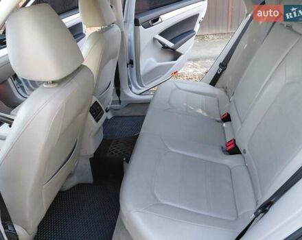 Серый Фольксваген Пассат, объемом двигателя 2.5 л и пробегом 165 тыс. км за 11499 $, фото 5 на Automoto.ua