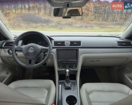 Серый Фольксваген Пассат, объемом двигателя 2.5 л и пробегом 120 тыс. км за 11000 $, фото 7 на Automoto.ua